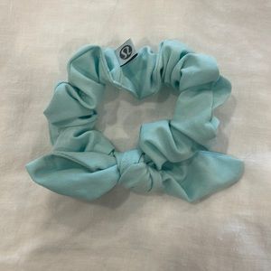 Lululemon scrunchie